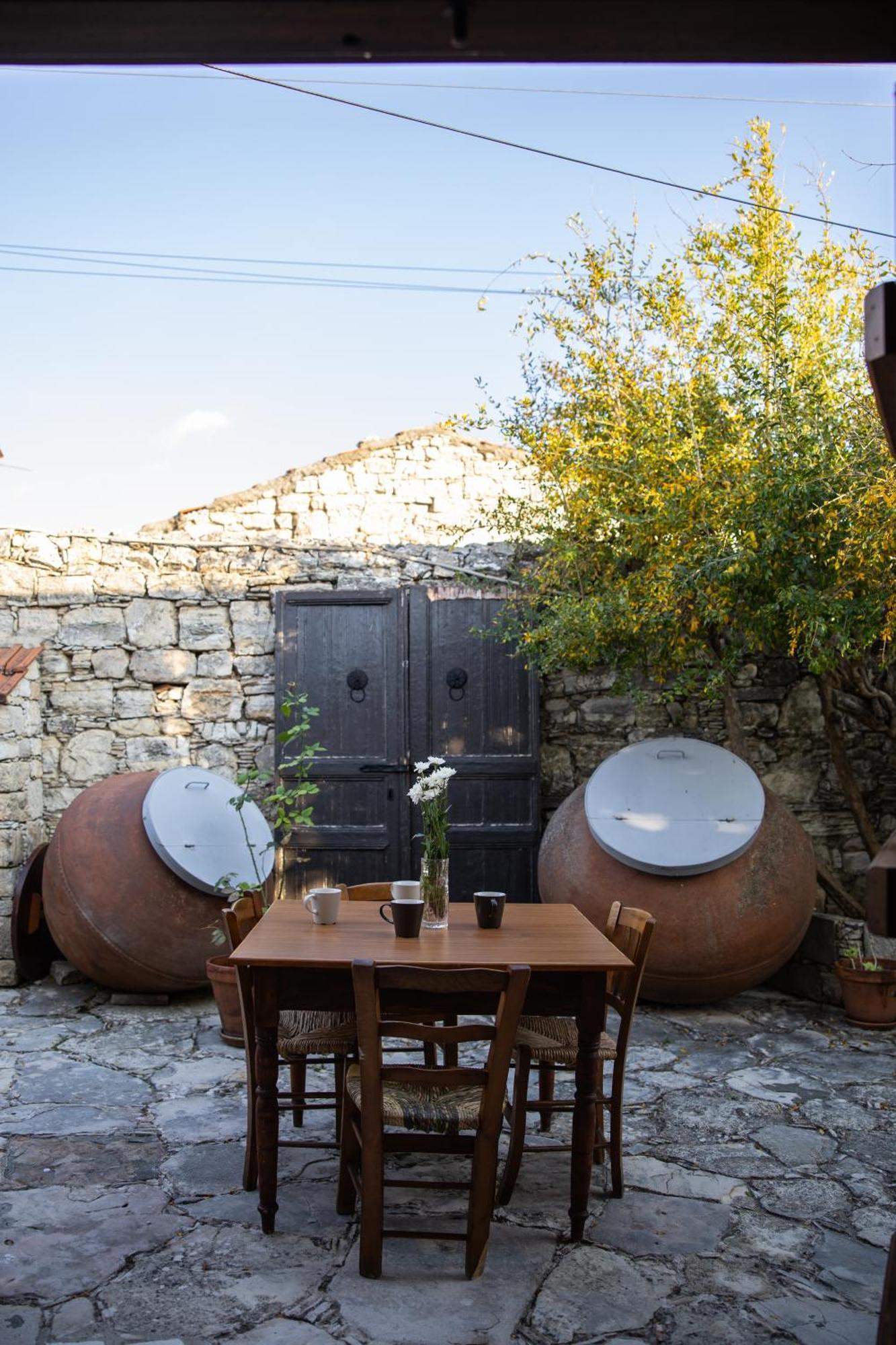 Apanemia Inn House Lofou Exteriér fotografie